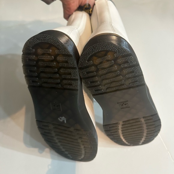 Dr. Martens - Picture 3 of 4